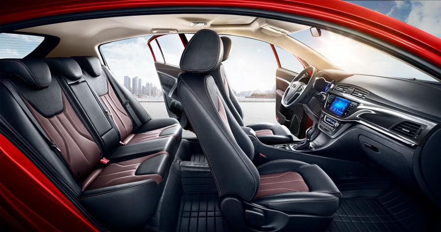 Интерьер Geely Emgrand RS 1 Million 2016 года  (фото 8 из 16)